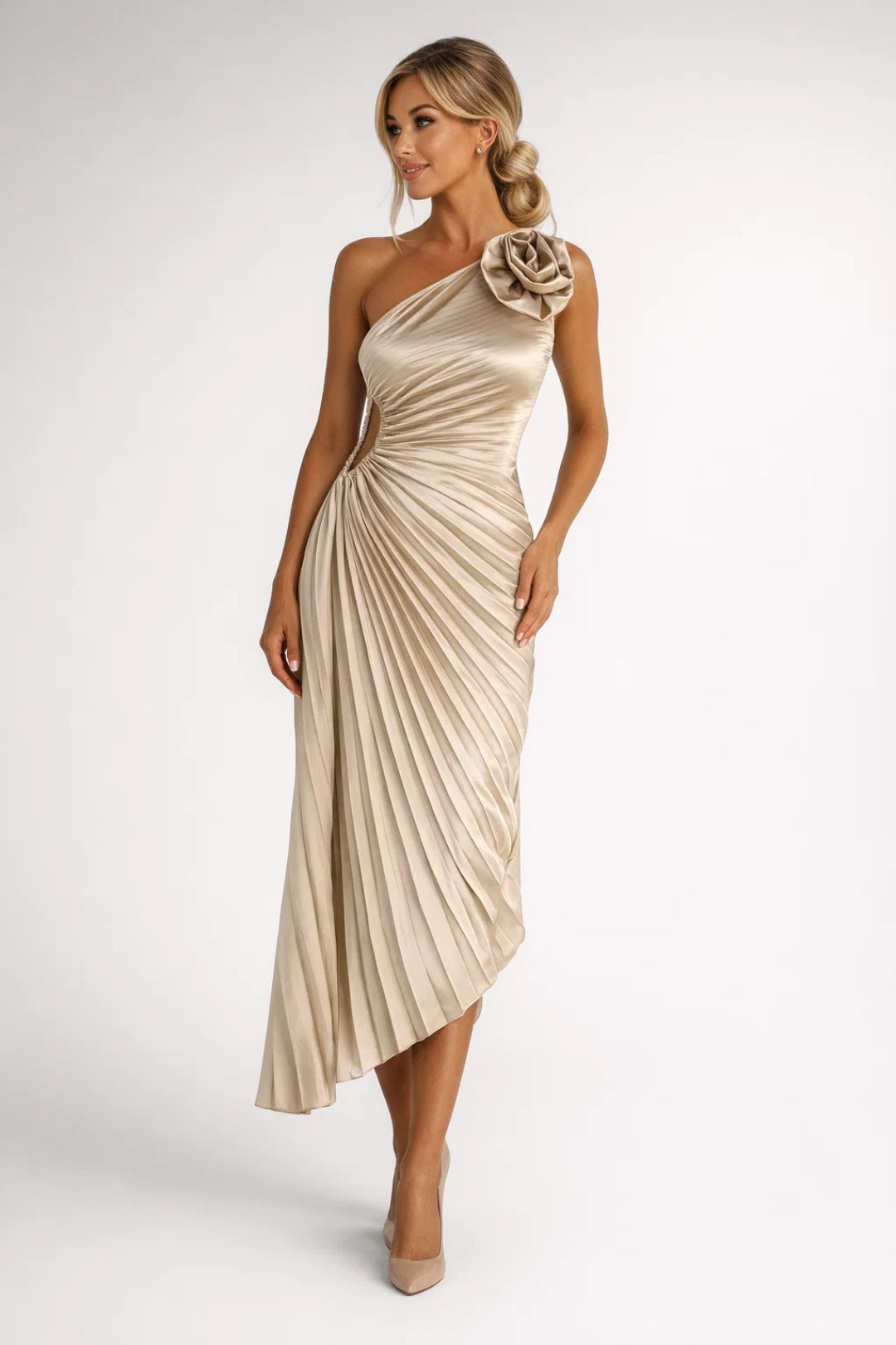 Lunaria One Shoulder Midi Jurk met Bloemdetail en Plooien Chic