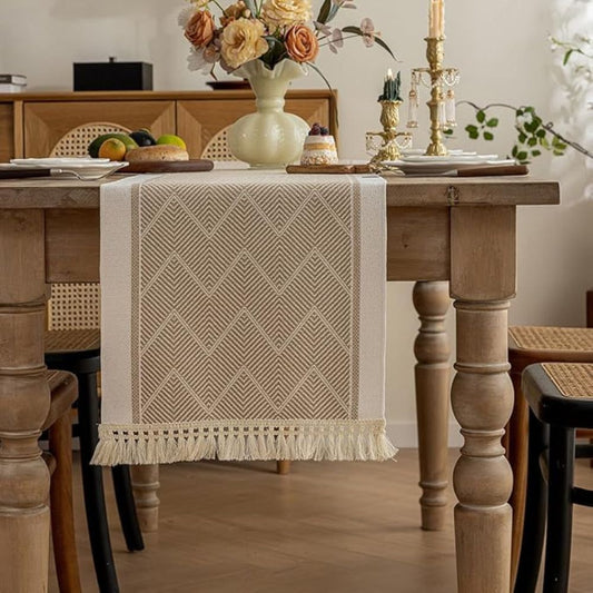 Zigzag Tafelrunner met Franjes – Decoratieve Tafelloper