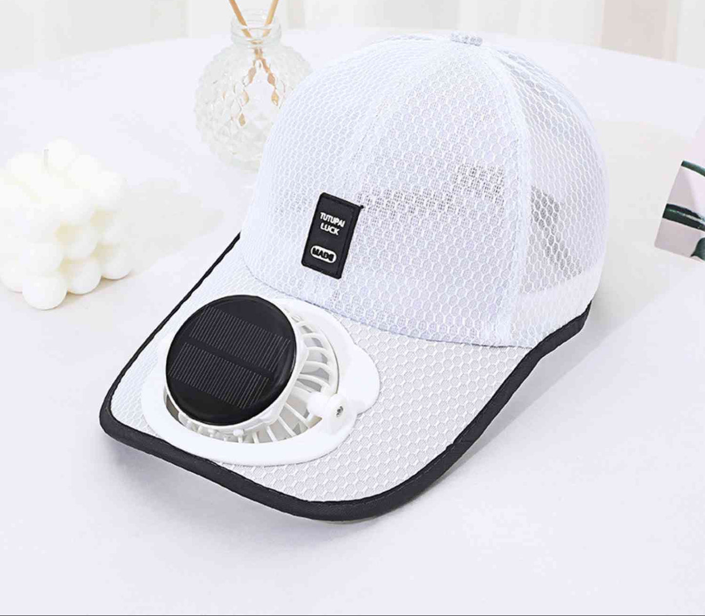 KoelWind Pet met Ventilator op Zonne-energie en USB Oplaadbaar