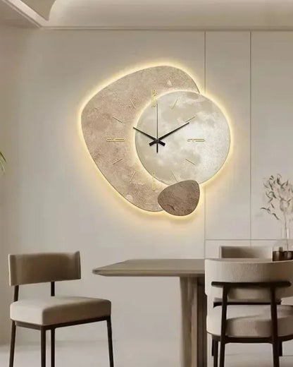 Maantijd Wandklok – Moderne Asymmetrische Klok met Licht