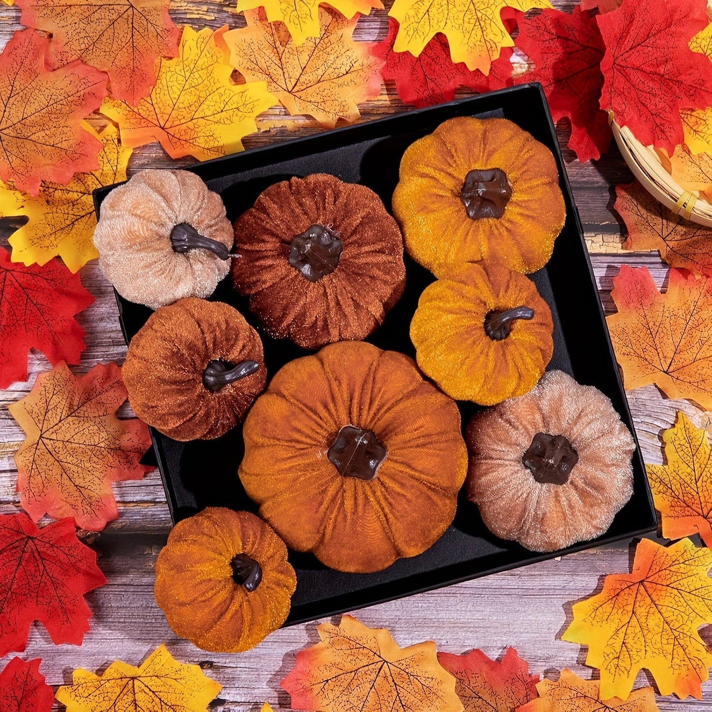 Herfstpompoenen Set 12 Stuks – Velvet Decoratie in Herfstkleuren