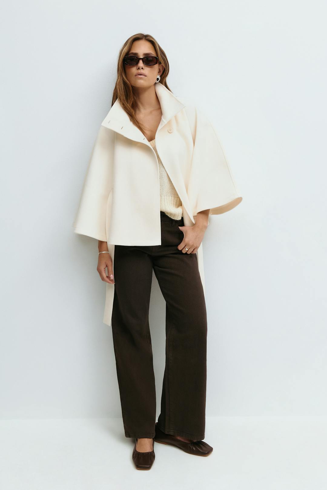 Sophie Dames Capejas – Elegante Jas met Ceintuur en Hoge Kraag
