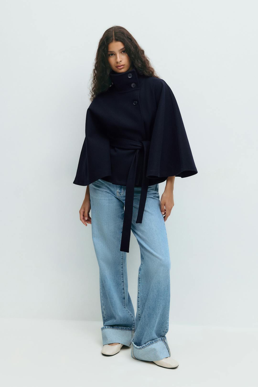Sophie Dames Capejas – Elegante Jas met Ceintuur en Hoge Kraag