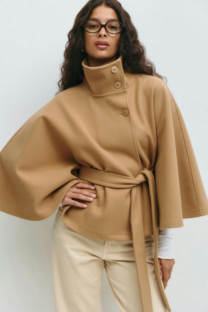 Sophie Dames Capejas – Elegante Jas met Ceintuur en Hoge Kraag