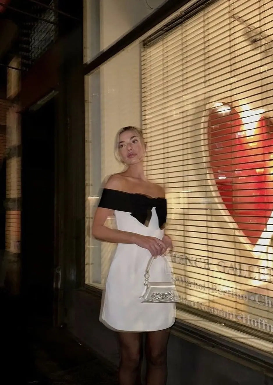 Amélie – Elegante Tweedelige Damesjurk met Zwarte Strik