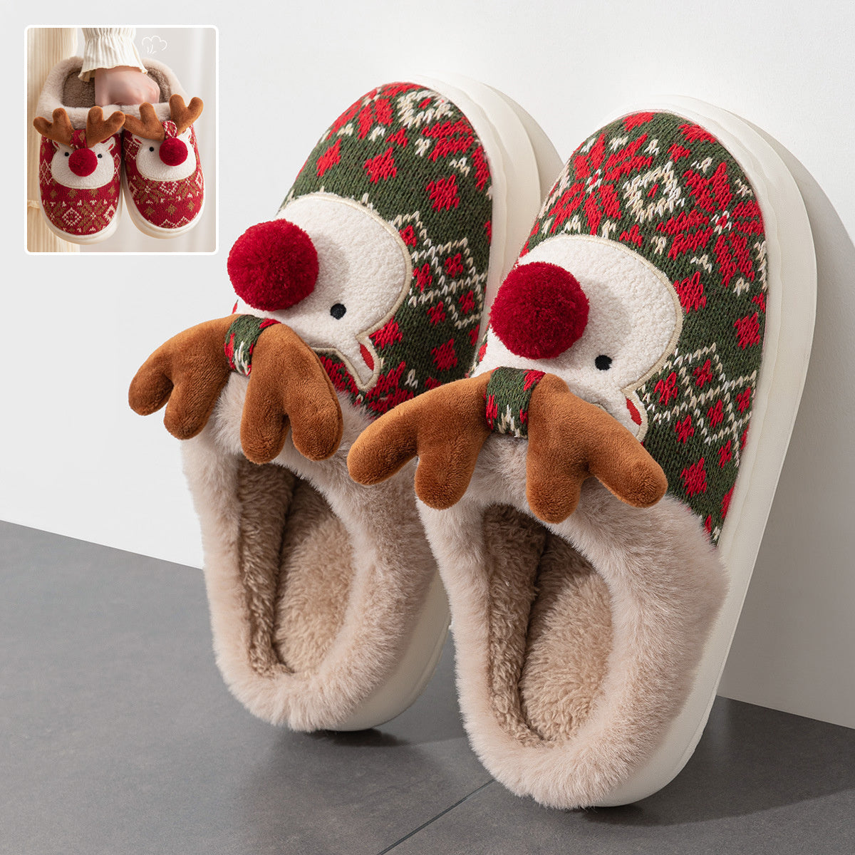 Noor Kerstpantoffels – Warme Antislip Huissloffen met Borduurmotief
