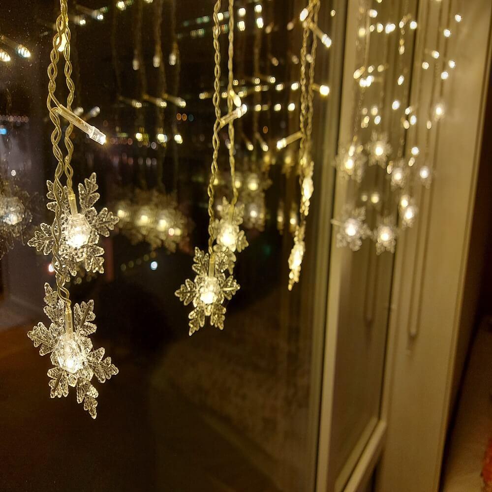 Sneeuwvlokgloed – LED Gordijnverlichting met Sneeuwvlokken in 4 Kleuren