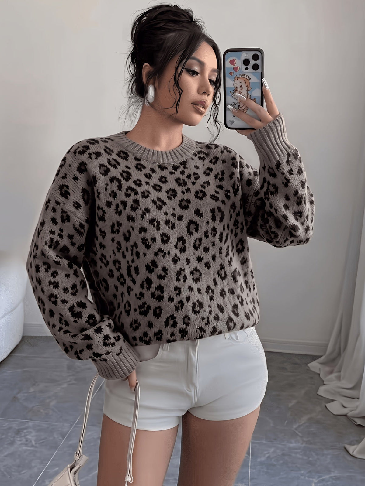 Damestriktrøje med leopardmønster, rund hals, lange ærmer