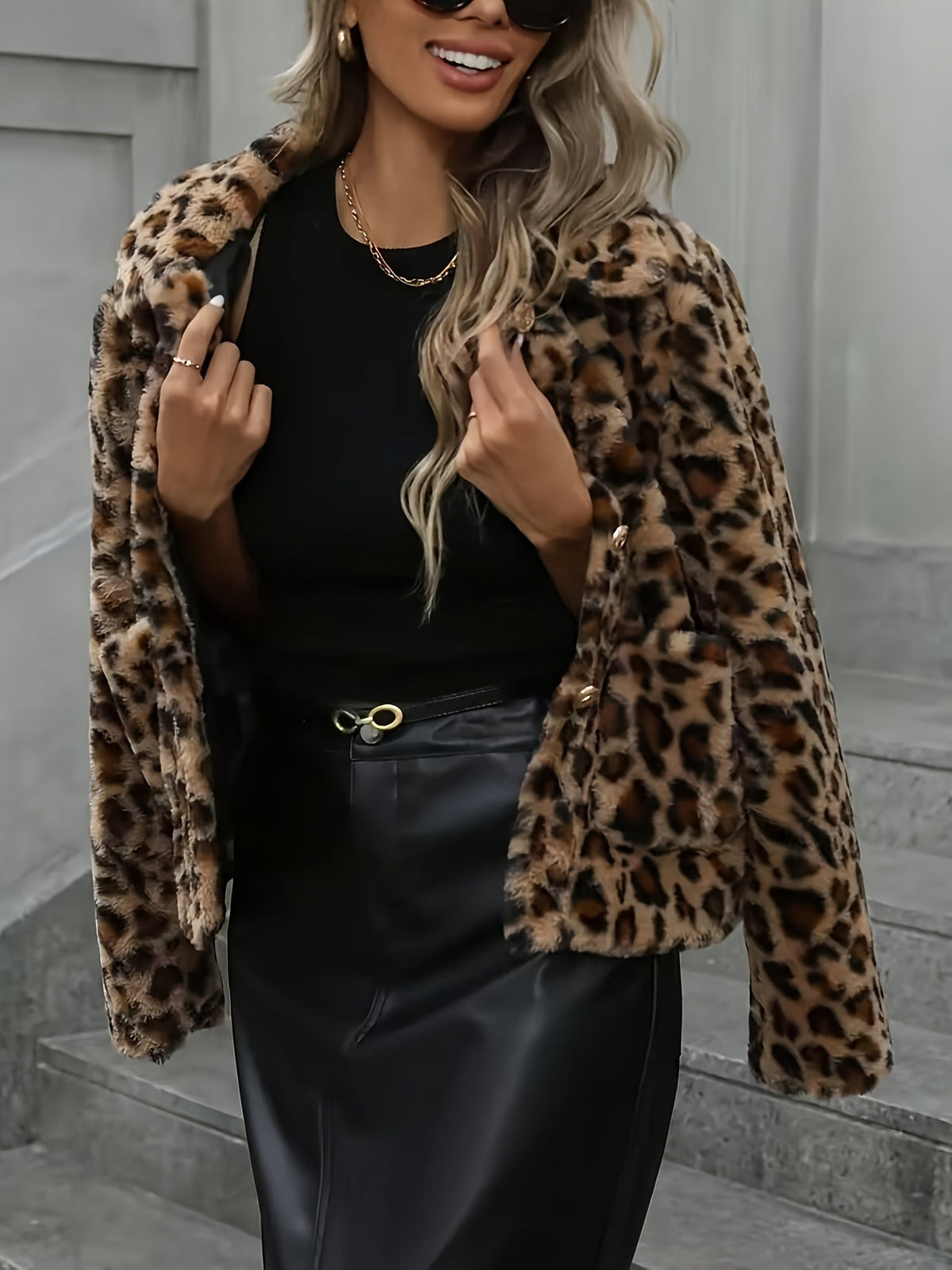 Leopardprint damesjas van nepbont met kraag en lange mouwen