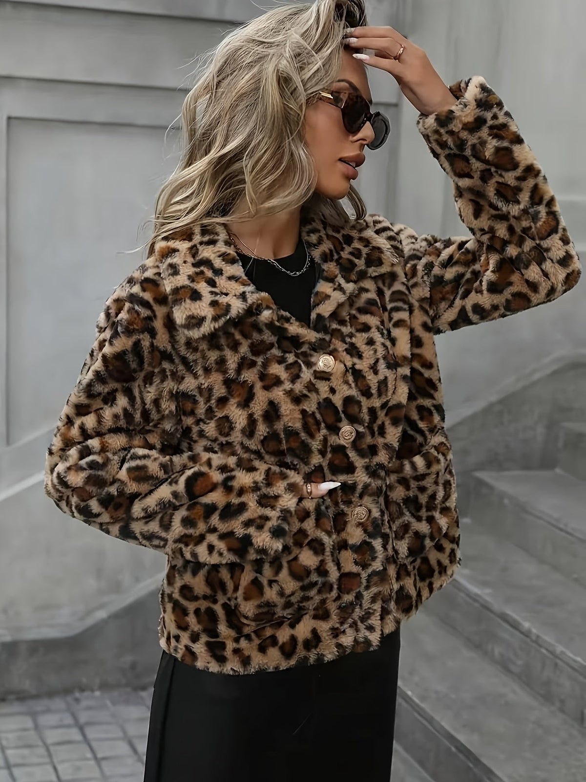 Leopardprint damesjas van nepbont met kraag en lange mouwen