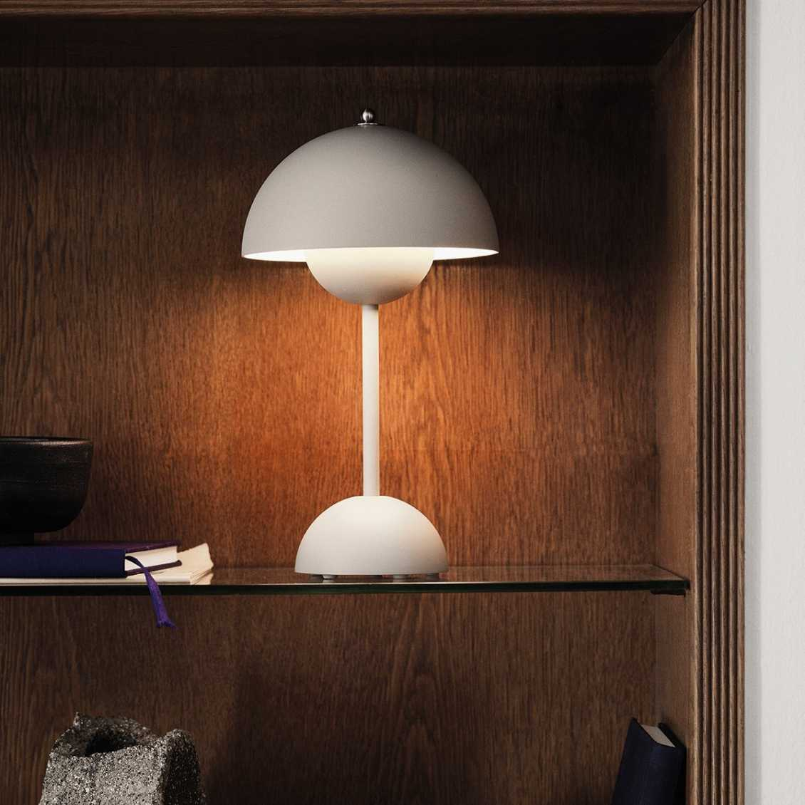 LunarGlow - LED-tafellamp voor een sfeervolle interieur