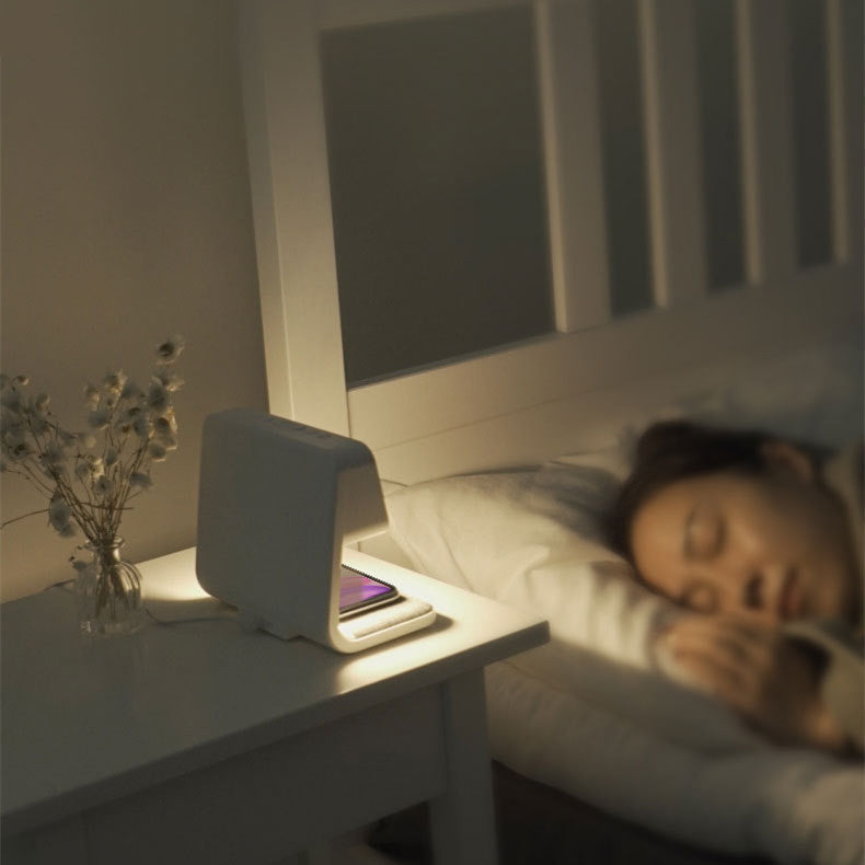 NachtGloed 3-in-1 Tafellamp met Draadloze Oplader en Wekker