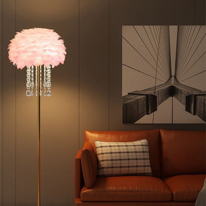 Elegante Scandinavische vloerlamp met veer- en kristalaccent