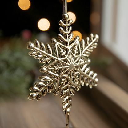 KerstGloed Gouden Kaarsenhouder met Kerstmotief – 17 cm