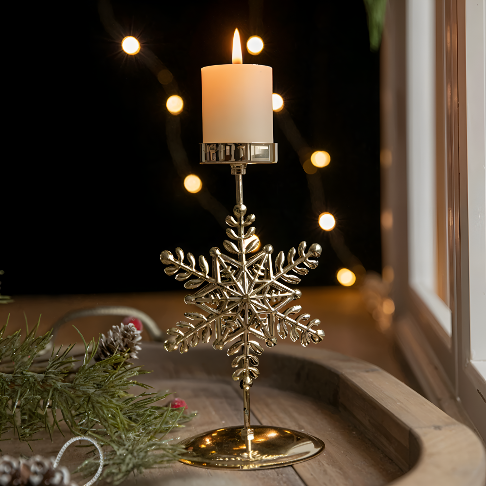 KerstGloed Gouden Kaarsenhouder met Kerstmotief – 17 cm