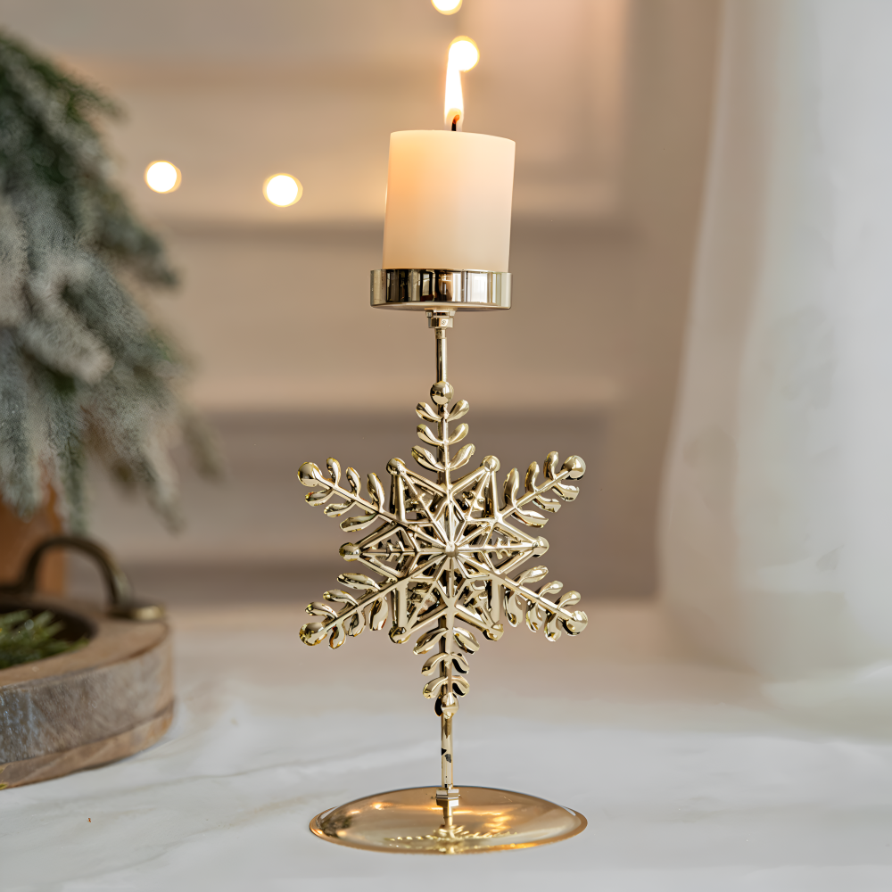 KerstGloed Gouden Kaarsenhouder met Kerstmotief – 17 cm