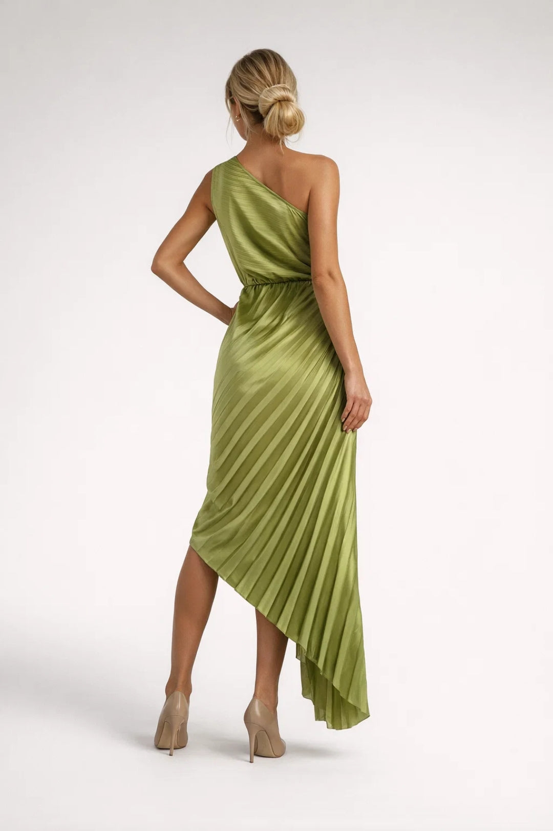 Lunaria One Shoulder Midi Jurk met Bloemdetail en Plooien Chic