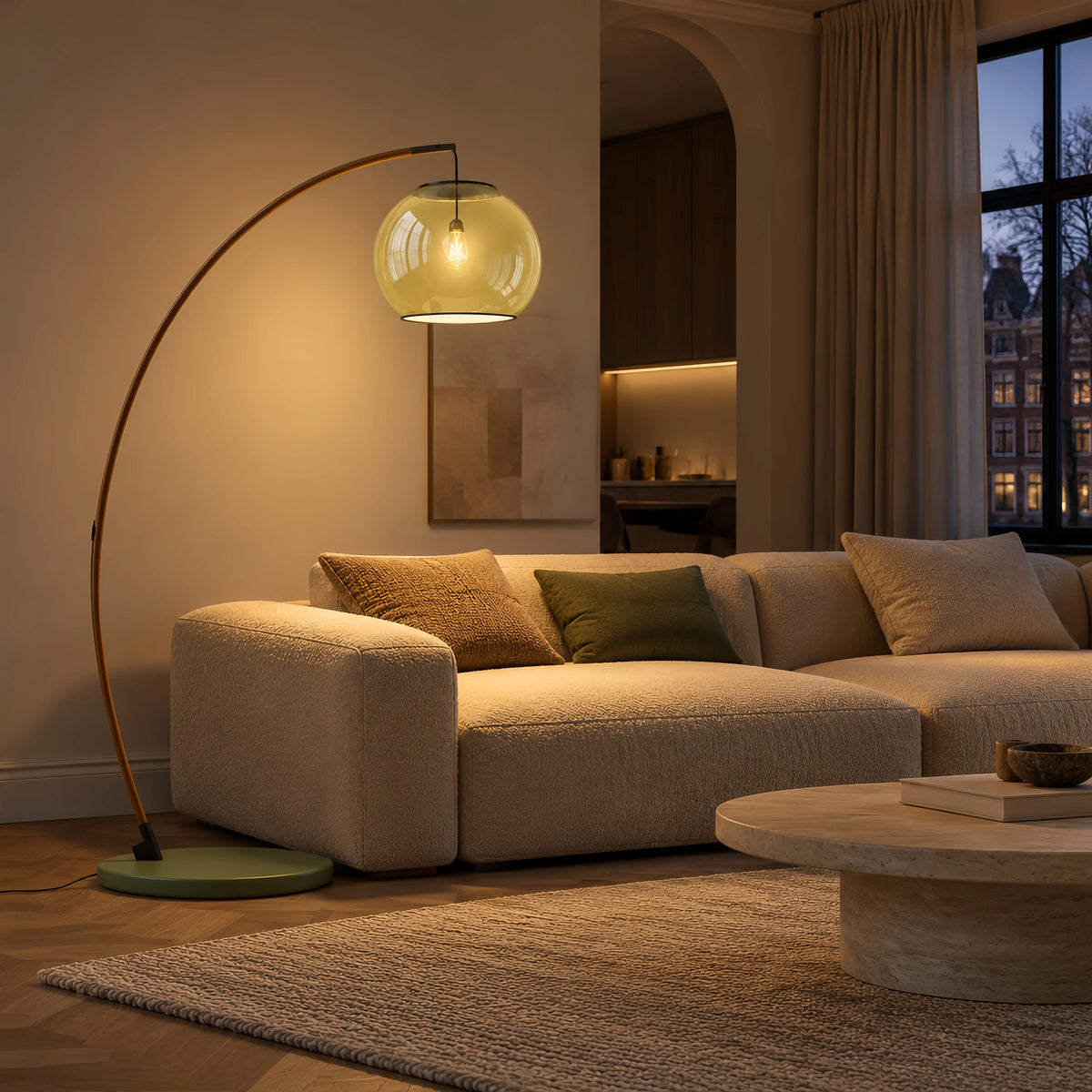 Elvara Boogvloerlamp – Moderne Vloerlamp met Amberkleurig Glas