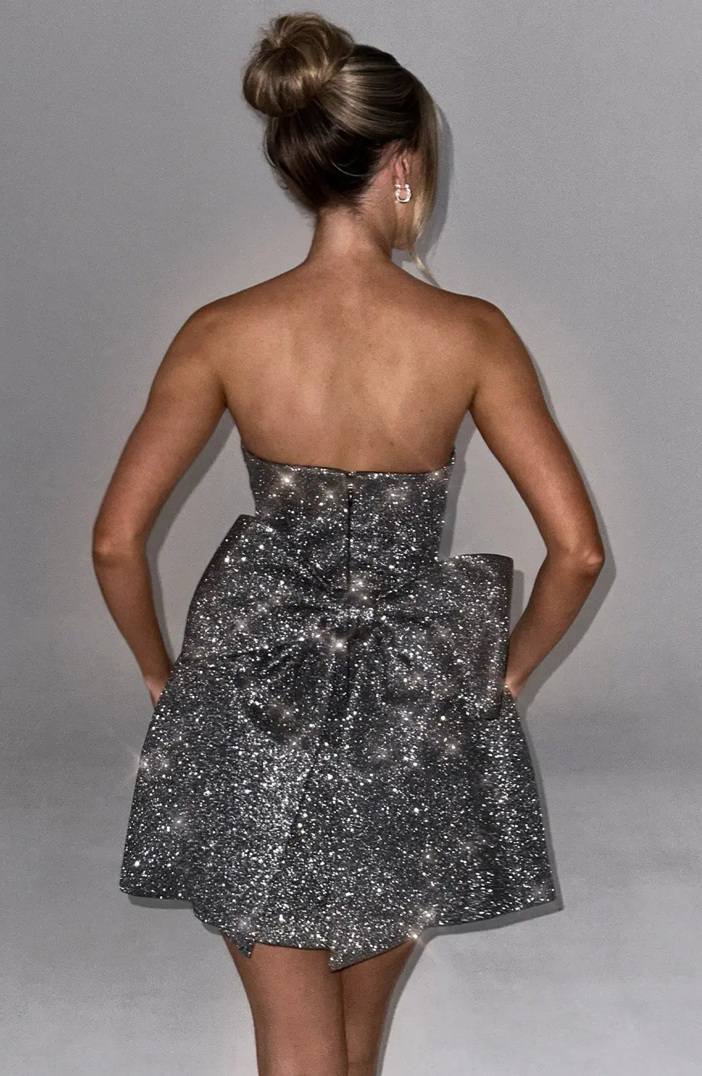 Dames Glanzend Minikleed Elara – Feestelijk en Getailleerd