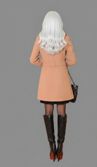 Noorderlicht Faux Fur Damesmantel met Dubbelknoop en Slanke Pasvorm