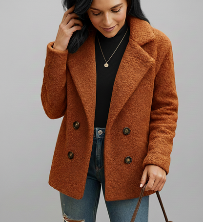 Noor Elegante Korte Damesjas met Knoopsluiting en Getailleerde Pasvorm