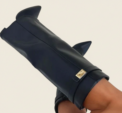 Luxe Dameslaarzen Aurora – Hoge laars met flap en blokhak