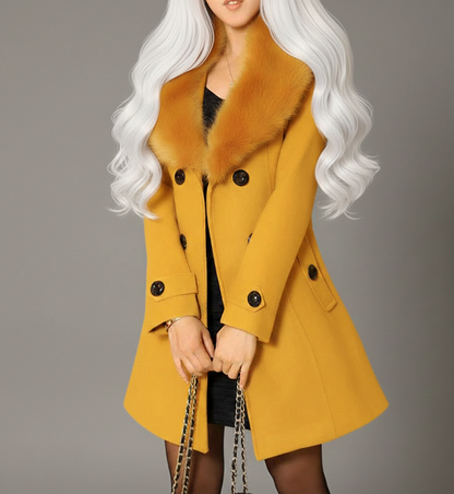 Noorderlicht Faux Fur Damesmantel met Dubbelknoop en Slanke Pasvorm