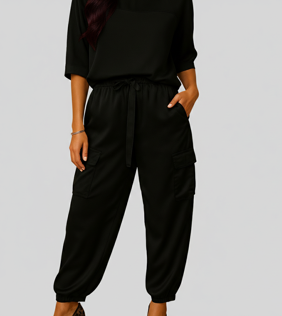 Dames Satijnen Tweedelige Set Amarante – Half Mouw Top en Rechte Broek