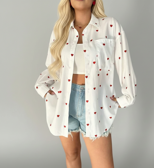 Valoria oversized damesblouse met hartjesprint en knoopsluiting