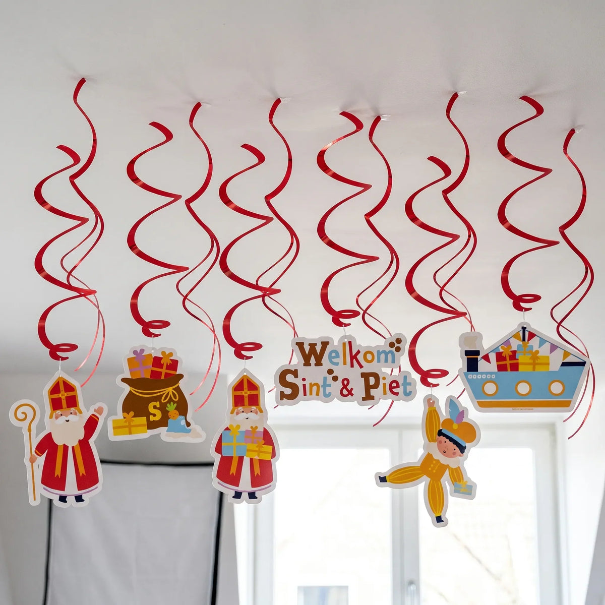 Sintenslinger – Sinterklaas Hangdecoratie met 12 Spiraalversieringen