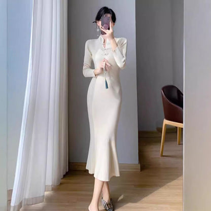 Dames Ribgebreide Midi Jurk met Hoge Kraag en Knopdetails