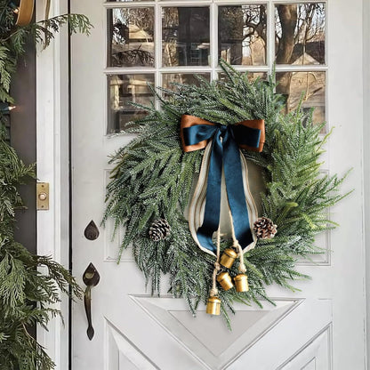 Dennenklank Kerstkrans 45 cm met Decoratieve Band en Bellen