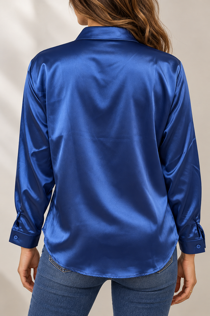 Glanselle – Damesblouse met Glanzende Afwerking en Knoopsluiting