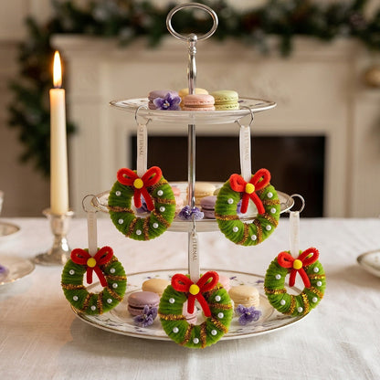 Roodgroene Kerstkrans Cadeaulint – Feestelijke Deur- en Wanddecoratie