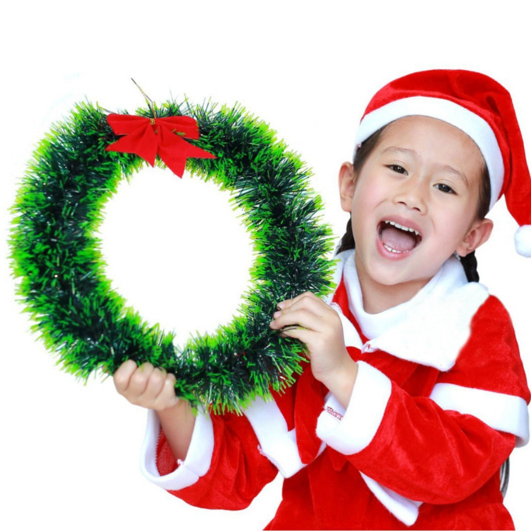 Kerstkrans Roodster – Groene Kerstkrans met Kunstsneeuw en Rode Strik