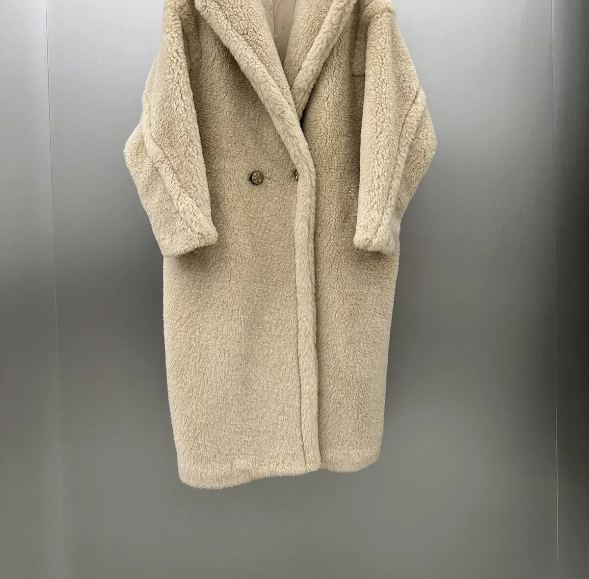 Dames Lange Winterjas met Capuchon – Handschoenen en Broche
