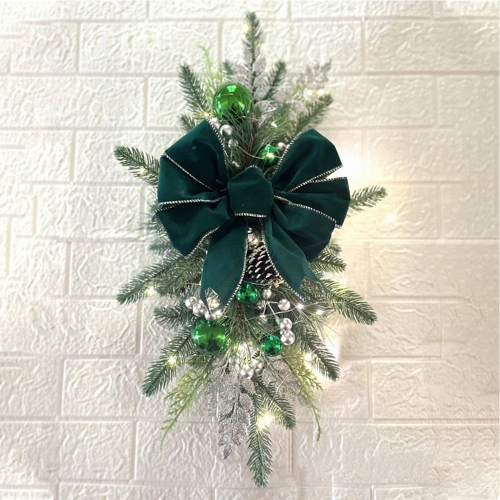 Roodgoudgloed – Kerstkrans 45 cm met Bessen, Dennenappels en LED-optie