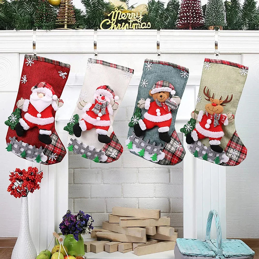 Kerstvriendjes Noël – Set van 4 Kerstkousen met 3D-figuren van Linnen