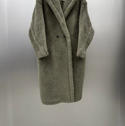 Dames Lange Winterjas met Capuchon – Handschoenen en Broche