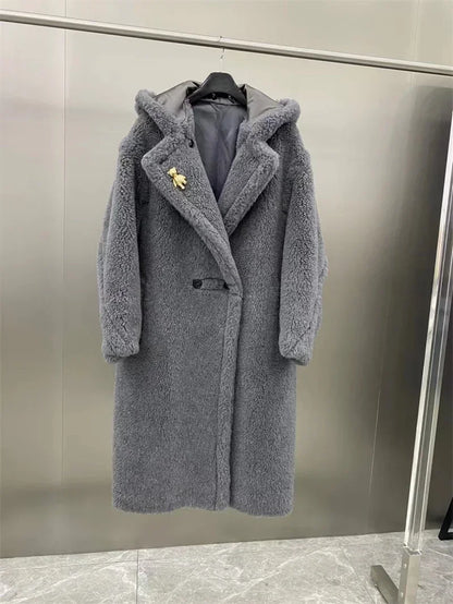 Dames Lange Winterjas met Capuchon – Handschoenen en Broche