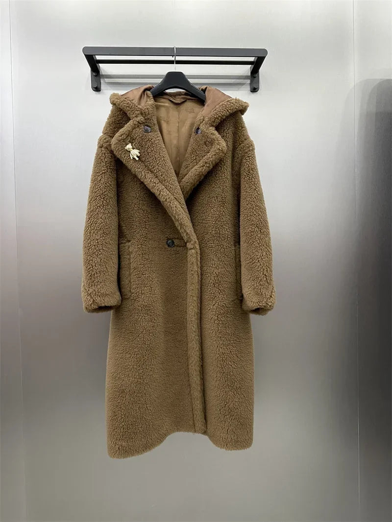 Dames Lange Winterjas met Capuchon – Handschoenen en Broche