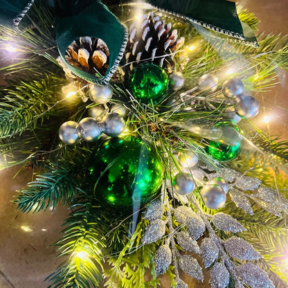 Roodgoudgloed – Kerstkrans 45 cm met Bessen, Dennenappels en LED-optie
