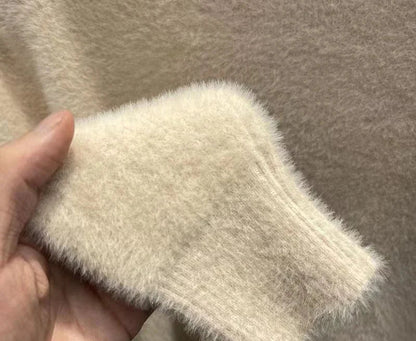Zachte Hoge Hals Trui voor Dames in Fluffy Materiaal, Lange Mouwen