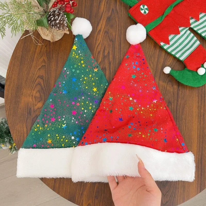Sterrenpret – Kleurrijke Kerstmuts met Gouden Sterren voor Volwassenen