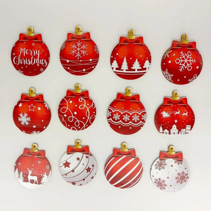 Kerstboom Hangers – Set van 12 Rode en Witte Kerstornamenten