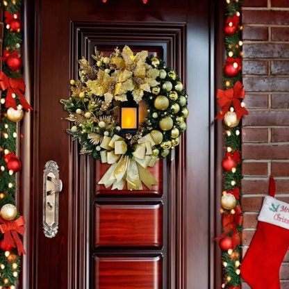 Kerstgloed – Kerstkrans met Gouden en Rode Details en Verlichting