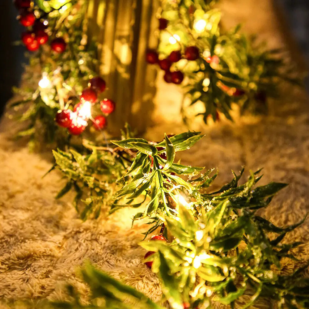Bessenlicht Noël – Kerstslinger met Rode Bessen en 20 Warmwitte LED's