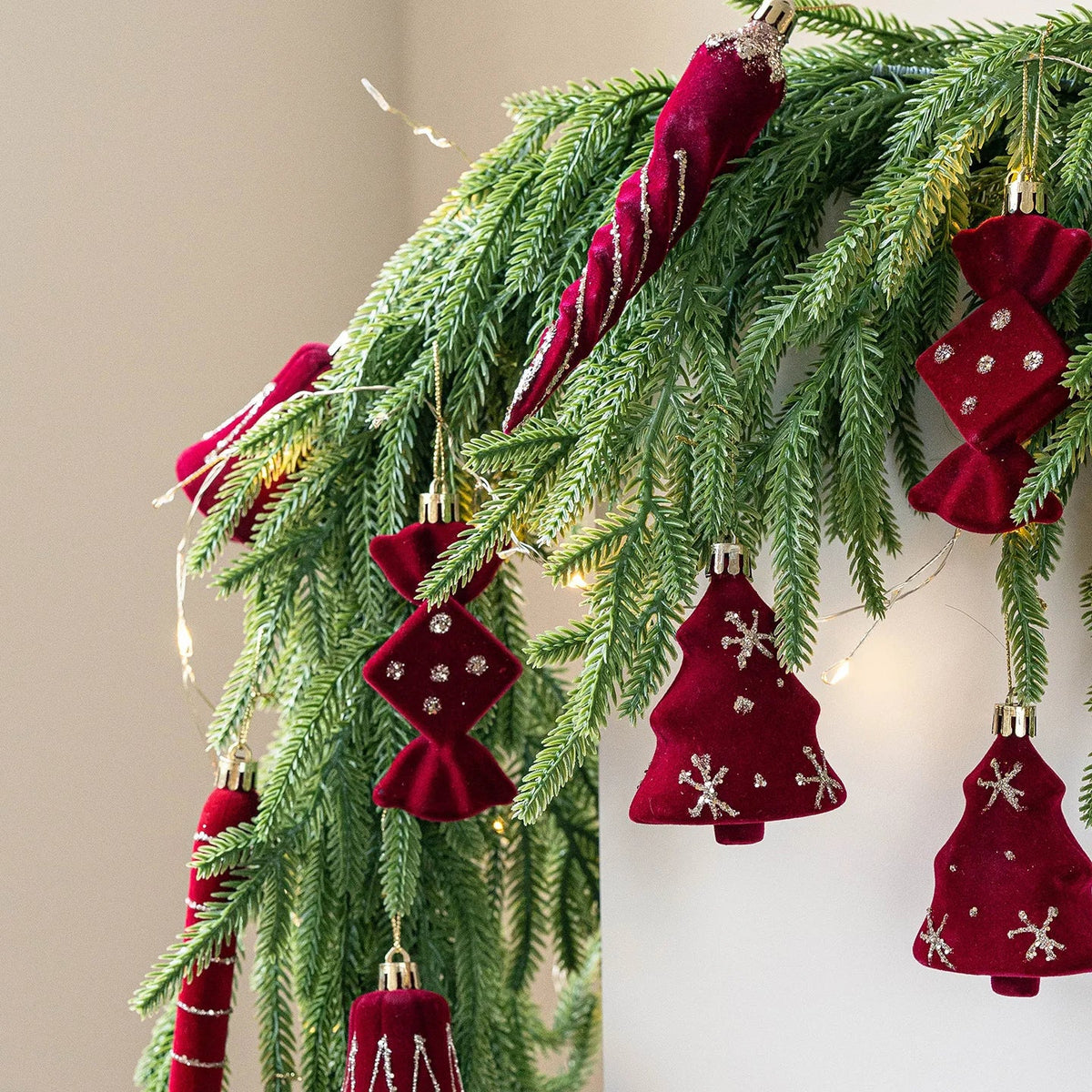 Kersthangers Feestkrans Set van 2 met Decoratieve Kerstfiguren