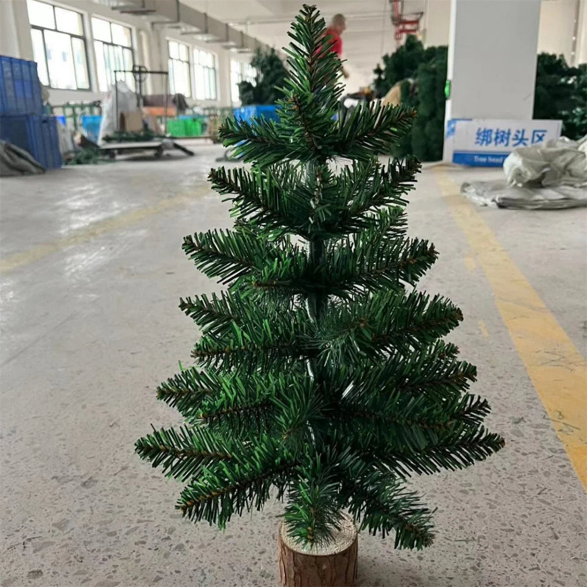 Kunstkerstboom met Sneeuwlook en LED Verlichting – Compact