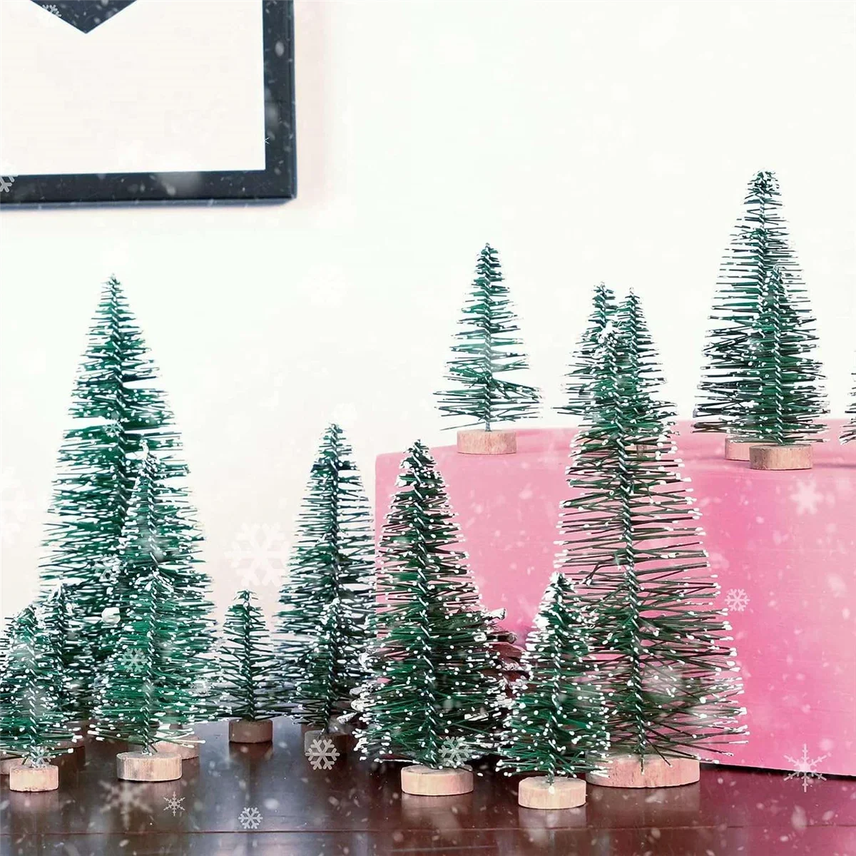 Frostelle – Set van 25 Miniatuur Kerstbomen met Kunstsneeuw